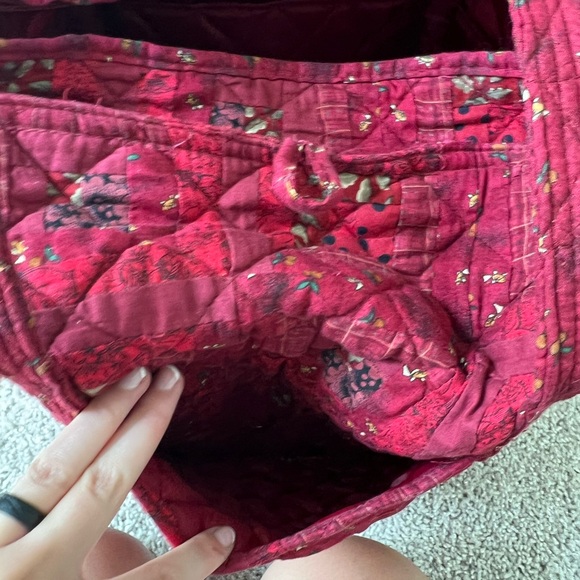 🔴DONNA SHARP: Women’s large red quilted fabric tote bag w/pockets, preowned🔴 - Picture 8 of 10